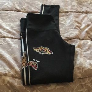 Beautiful leggings, worn once, full length